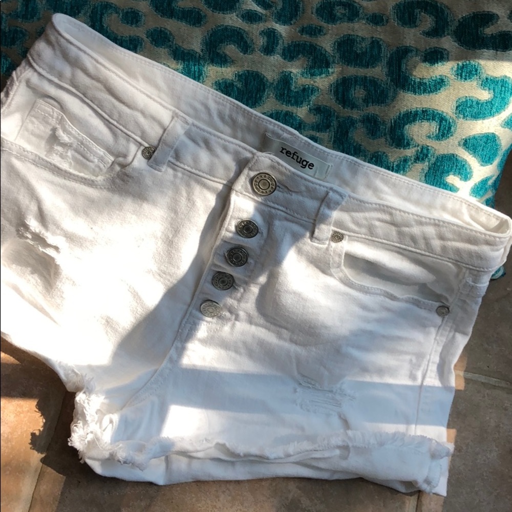 White cut off refuge distressed shorts size 10